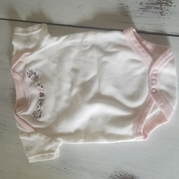 4 Size 0-3 Onesies Different Brands - Picture 3 of 5